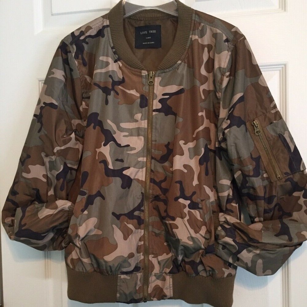 Womens Love Tree Camo Zip Up Bomber Jacket Size L